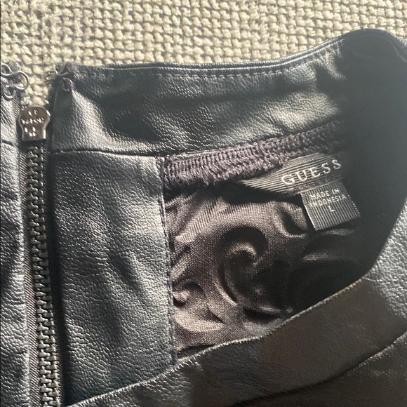 Guess Black Embellished Crop Sleeveless Top Back Zip sz L - Picture 3 of 9